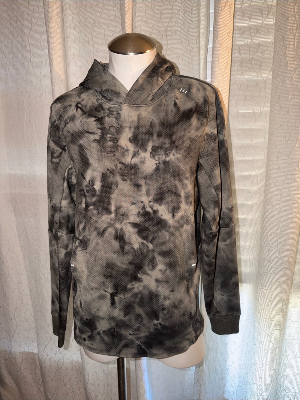 Lululemon textured tech hoodie (grey)
